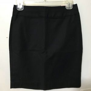 NWT Banana Republic Black Pencil Skirt - Size 00P